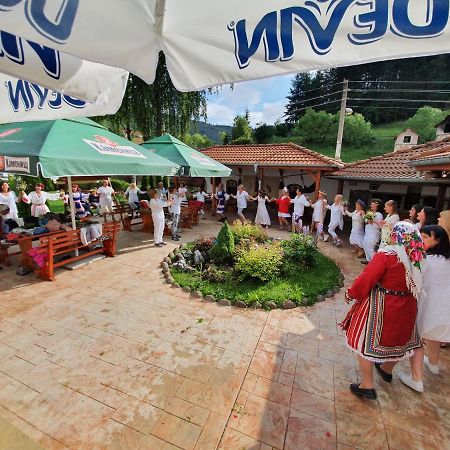 Yagodina Family Hotel Buitenkant foto